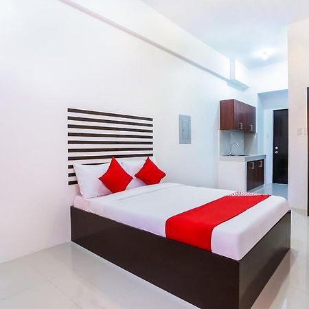 Oyo 505 Jardin Suites Manila Esterno foto