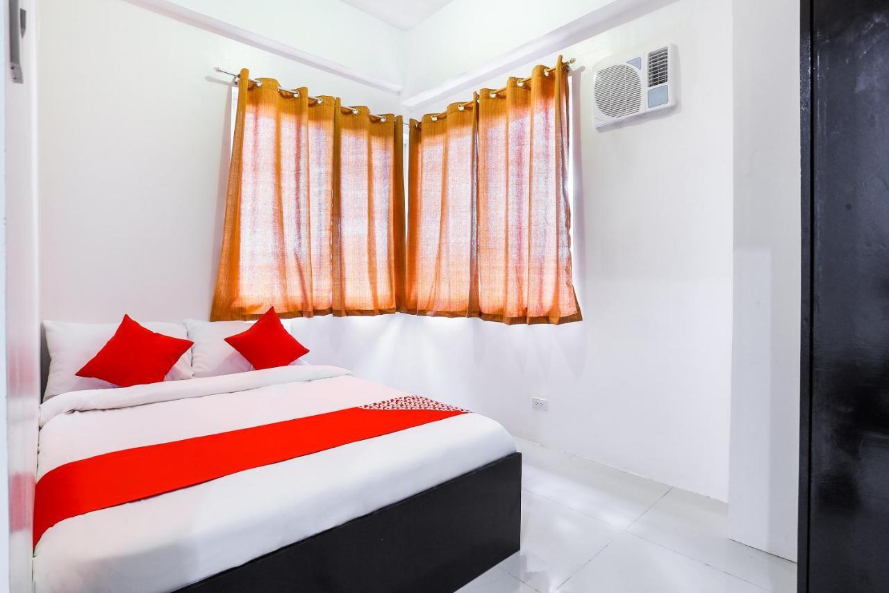 Oyo 505 Jardin Suites Manila Esterno foto