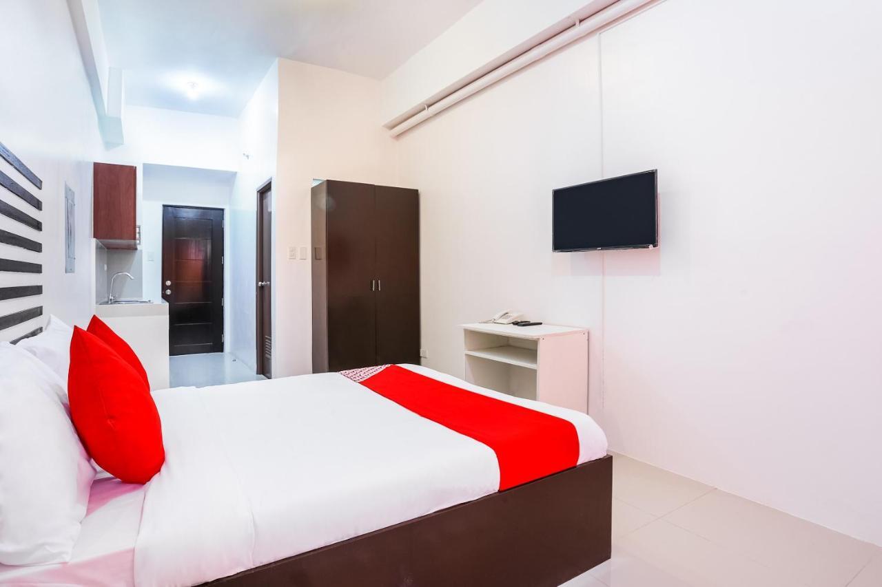 Oyo 505 Jardin Suites Manila Esterno foto