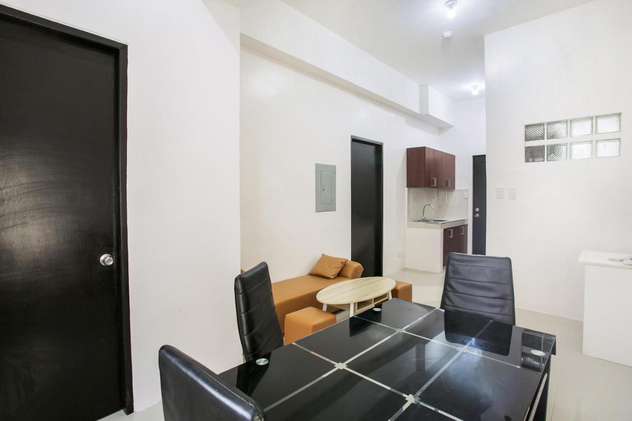 Oyo 505 Jardin Suites Manila Esterno foto